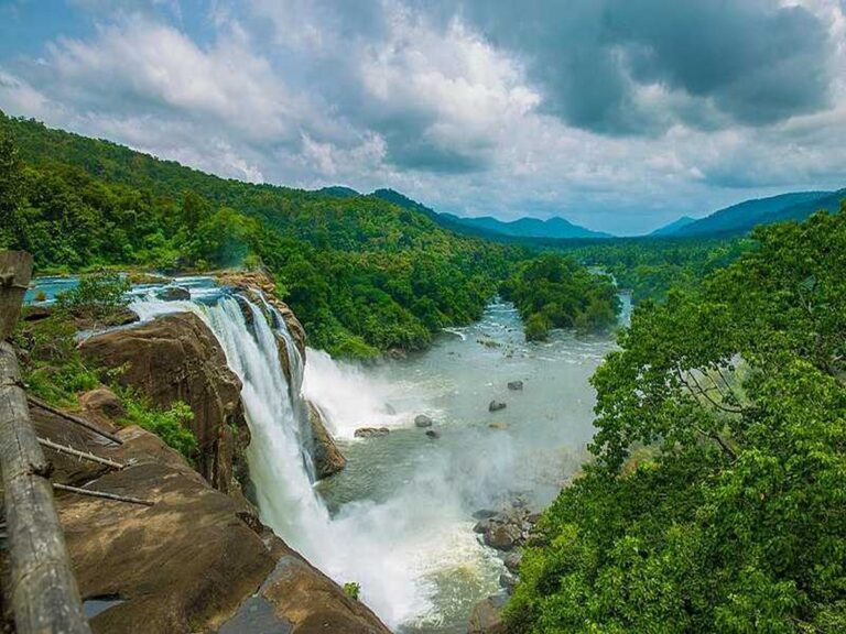 Top 10 Waterfalls in Kerala: Nearby Attractions and Tips for Visiting